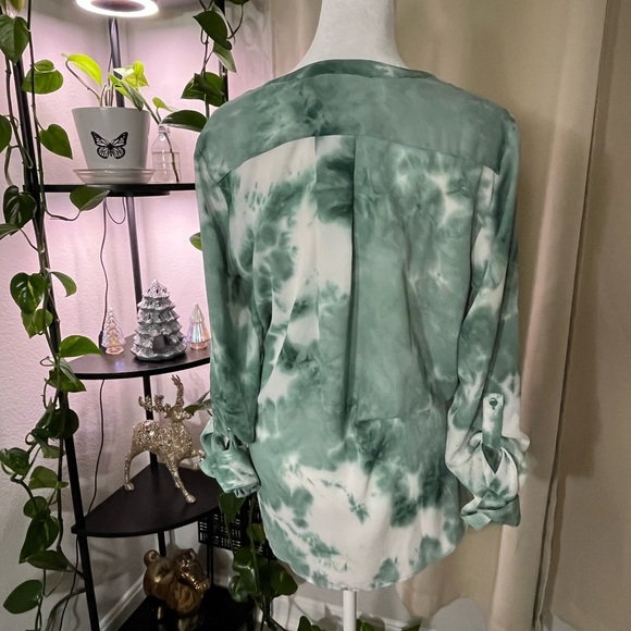 Simply Vera by Vera Wang Women’s Tie Dye Blouse - Picture 5 of 5